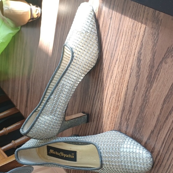 Moda Spana Silver Open Mesh Heels Womens Size 6.5 Evening Formal Shoes - Picture 1 of 8